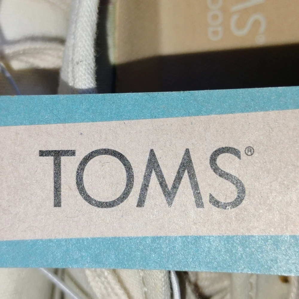 NWT TOMS TRVL LITE Low Sneakers Tropical Lining Size 7 Birch Canvas